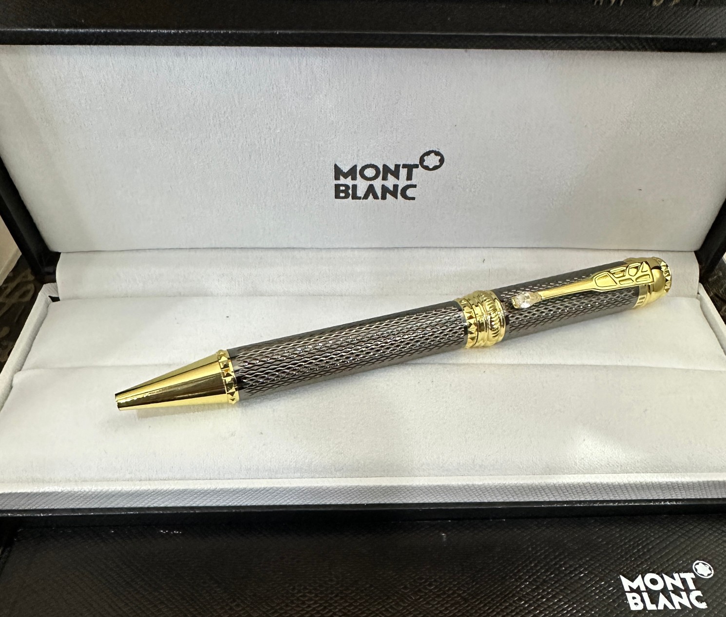 Replica Mont blanc Diamond Clip Ballpoint Pen Scipione Borghese